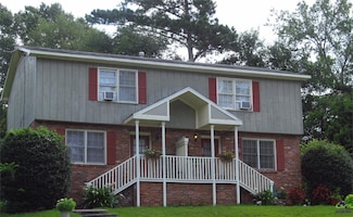 240 Neptune Ct, Macon, GA 31211