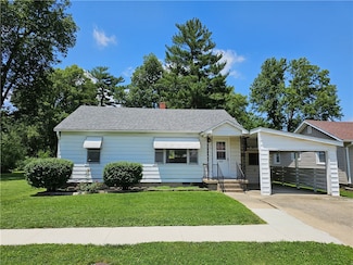 610 E Elizabeth St, Greenup, IL 62428