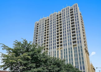 700 N Larrabee St Unit 1908, Chicago, IL 60654