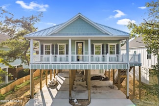 153 NE 33rd St, Oak Island, NC 28465