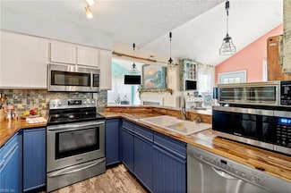 5249 Thatcher Way, Virginia Beach, VA 23456