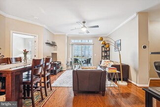 2321 25th St S Unit 2202, Arlington, VA 22206