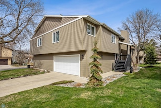 24 Fremont Dr S, Fargo, ND 58103