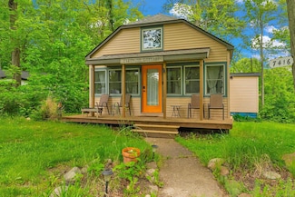 7416 Forest Rd, Lexington, MI 48450
