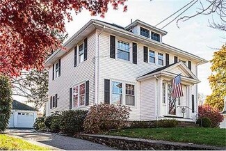 15 Aborn Ave, Wakefield, MA 01880