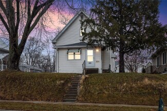 820 Center Point Rd NE, Cedar Rapids, IA 52402