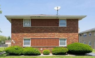 916 Elder Rd, Homewood, IL 60430
