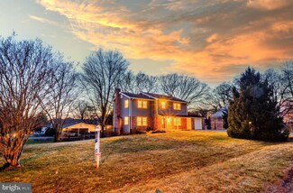 17700 Caddy Dr, Derwood, MD 20855