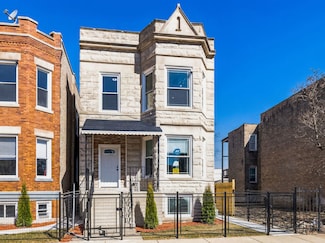 4340 W Maypole Ave, Chicago, IL 60624