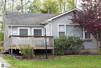 847 Hillcrest Dr, Lake, MI 48632