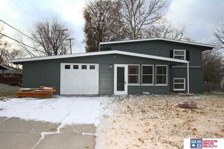 429 Steinway Rd, Lincoln, NE 68505