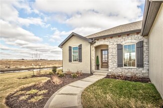 18819 Weaver St, Spring Hill, KS 66083