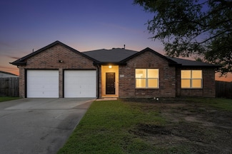 1004 Canyon Dr, Justin, TX 76247