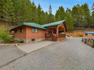 10 Estabrook Ln, Trinity Center, CA 96091