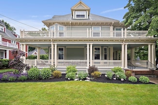 9 Arlington Rd, Woburn, MA 01801