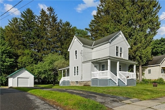 23 Elm St, New York Mills, NY 13417