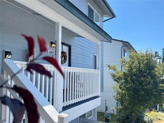 8823 Holly Dr Unit D207, Everett, WA 98208
