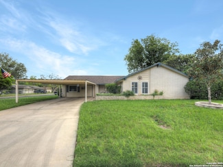 121 Meadow Ln, Schertz, TX 78154