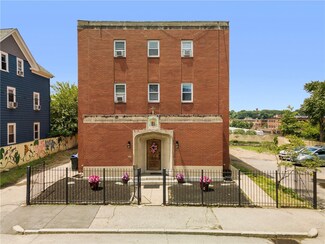 67 Ridge St, Providence, RI 02909