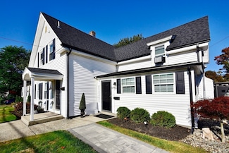 67 Cottage St, Franklin, MA 02038