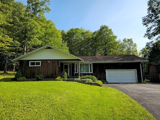 1827 Saylor School Rd, Boswell, PA 15531