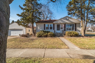 808 S Harvard Ave, Villa Park, IL 60181