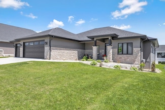 802 Lynn St, Waunakee, WI 53597