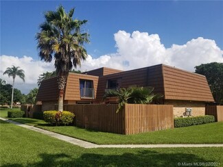 2572 Garden Ct Unit 321, Hollywood, FL 33026