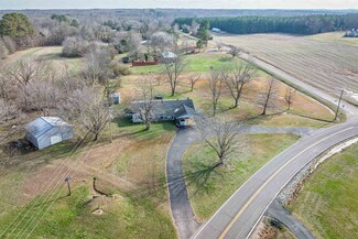 1137 Beacon Rd, Parsons, TN 38363