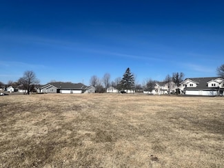 316 Sunfish Ln, Winsted, MN 55395