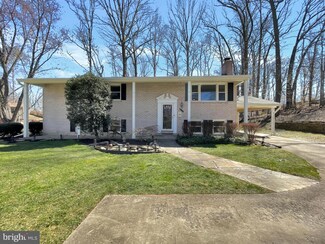 9121 Andromeda Dr, Burke, VA 22015