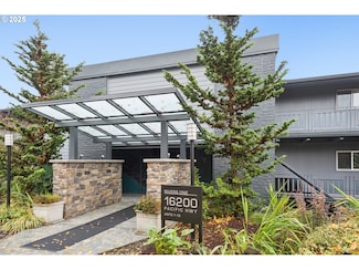 16200 Pacific Hwy Unit 4, Lake Oswego, OR 97034