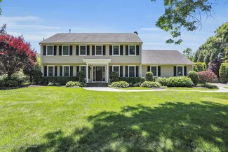10 Privet Ln, Colts Neck, NJ 07722