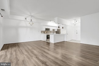 1211 S Eads St Unit 206, Arlington, VA 22202