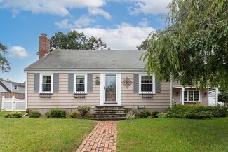 101 Clarendon St, South Weymouth, MA 02190