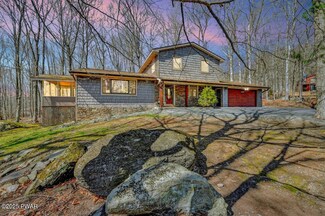 49 Woodhill Ln, Lake Ariel, PA 18436