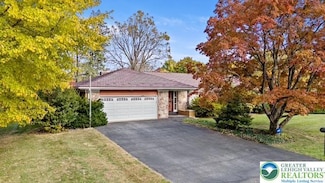 655 Americus Dr, Allentown, PA 18103