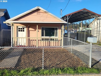 811 Laurel Ave, Reedsport, OR 97467