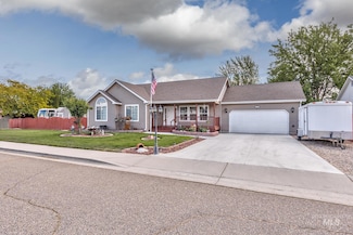 910 Jonathan St, Fruitland, ID 83619