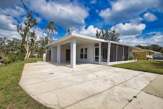 221 Laurel Rd E, Nokomis, FL 34275