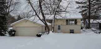 3508 Woodland Cir S, Island Lake, IL 60042