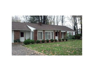 4 Nepahwin Dr, Eastlake, OH 44095
