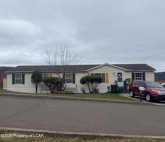 318 Echo Valley Dr, Shavertown, PA 18708