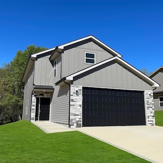 707 Mahogany Ct, Warrensburg, MO 64093