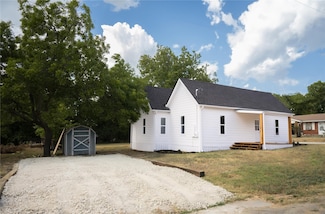 309 E Cheek St, Saint Jo, TX 76265