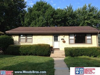 121 Bruce Dr, Lincoln, NE 68510