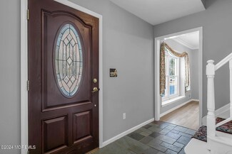30 Dakarla Dr, Middletown, NJ 07748
