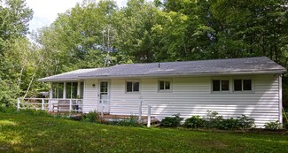 4 Harbour Ln, Monterey, MA 01245