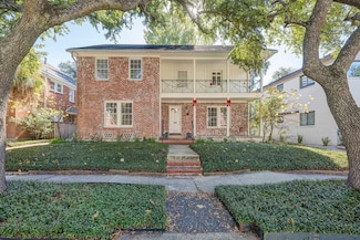 1741 Wroxton Ct, Houston, TX 77005