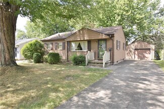 419 Sunset Dr, Hubbard, OH 44425